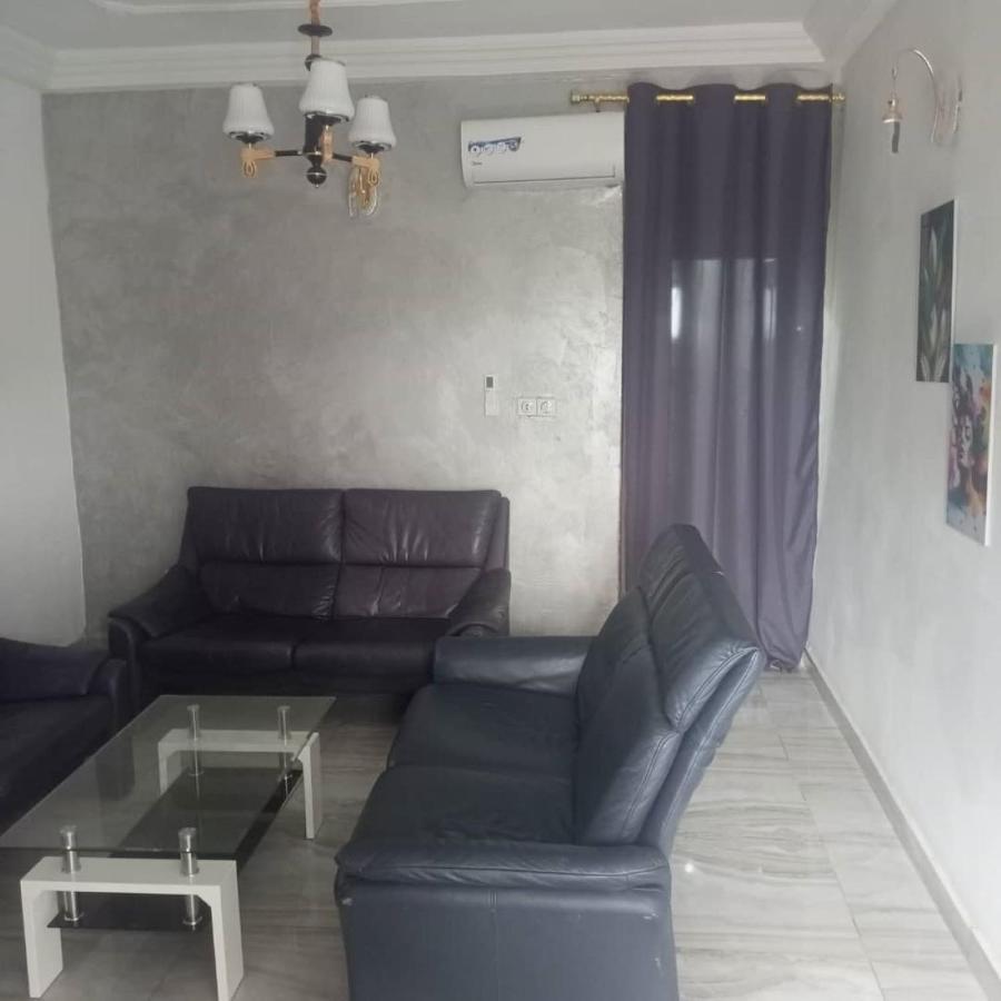 Residence 2K Studio Meuble-Chapelle Symbock-Gardien-Wifi-Location Vehicule Yaoundé Buitenkant foto