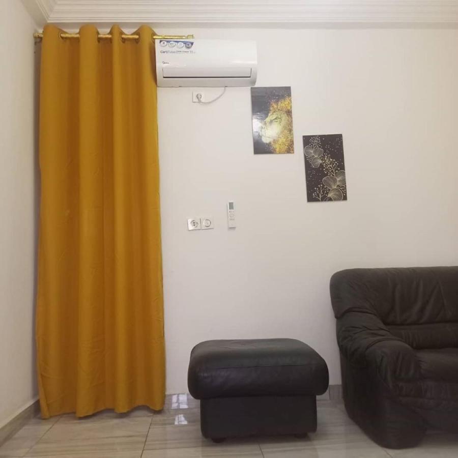 Residence 2K Studio Meuble-Chapelle Symbock-Gardien-Wifi-Location Vehicule Yaoundé Buitenkant foto