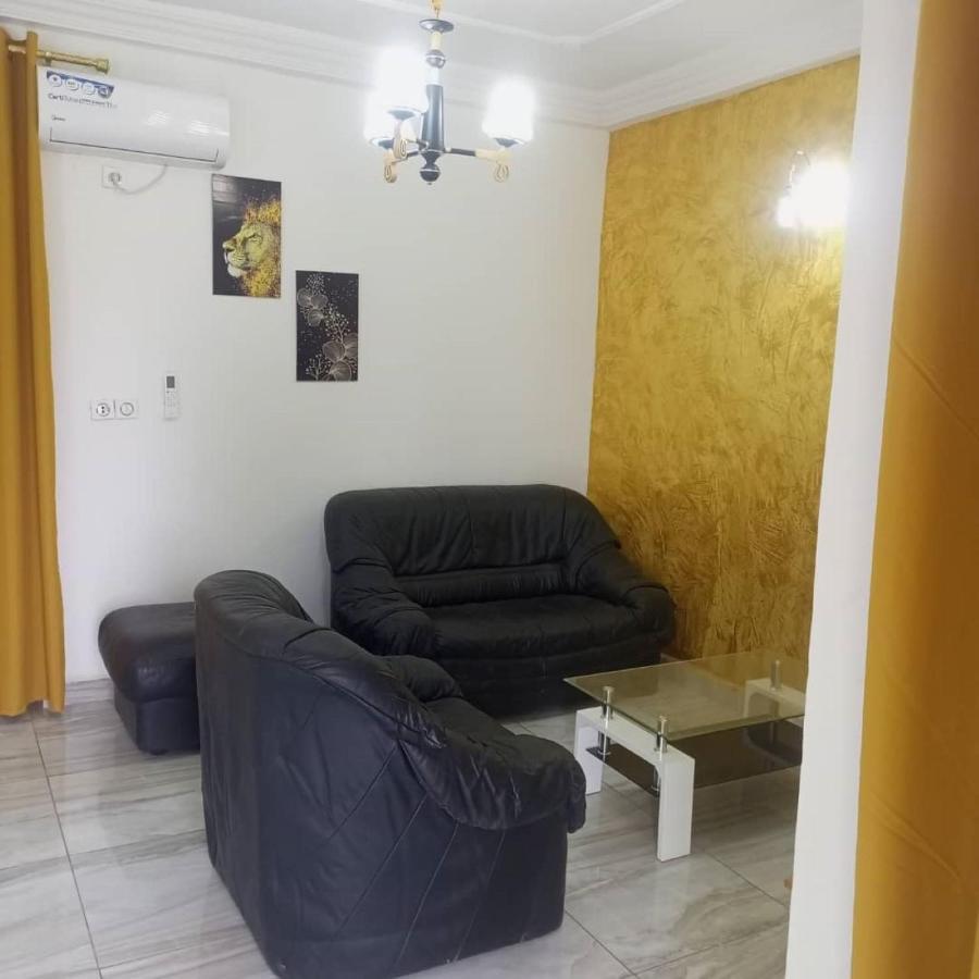 Residence 2K Studio Meuble-Chapelle Symbock-Gardien-Wifi-Location Vehicule Yaoundé Buitenkant foto