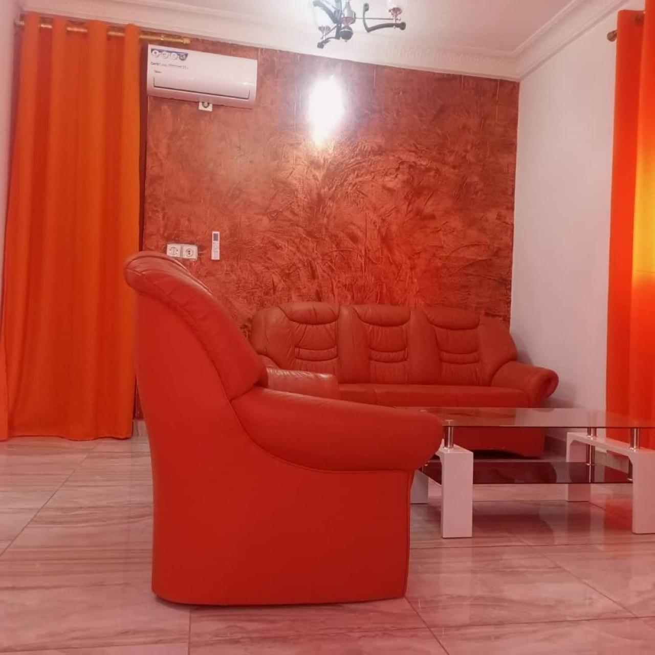Residence 2K Studio Meuble-Chapelle Symbock-Gardien-Wifi-Location Vehicule Yaoundé Buitenkant foto