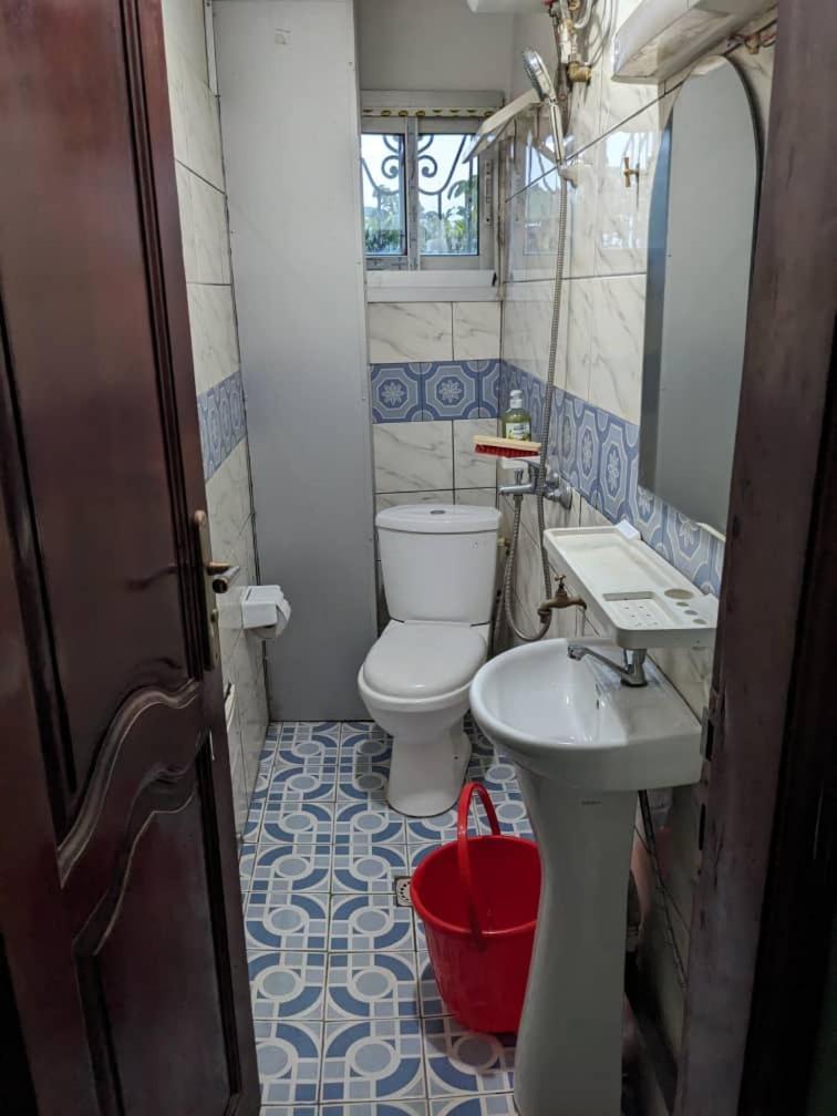Residence 2K Studio Meuble-Chapelle Symbock-Gardien-Wifi-Location Vehicule Yaoundé Buitenkant foto