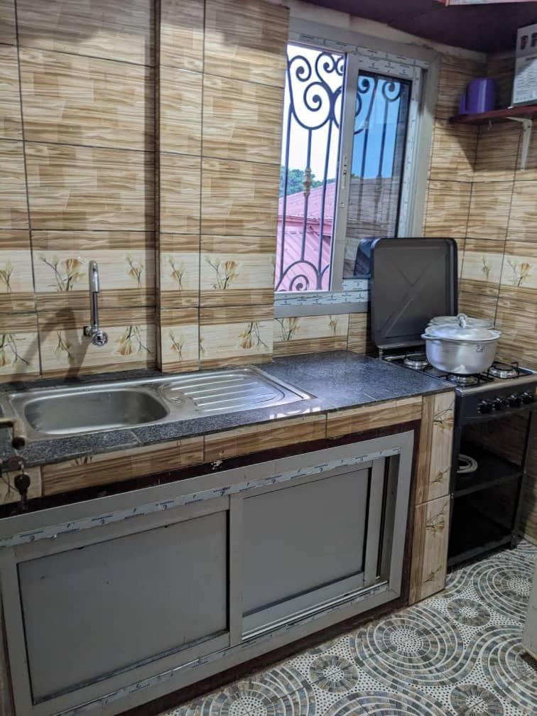 Residence 2K Studio Meuble-Chapelle Symbock-Gardien-Wifi-Location Vehicule Yaoundé Buitenkant foto